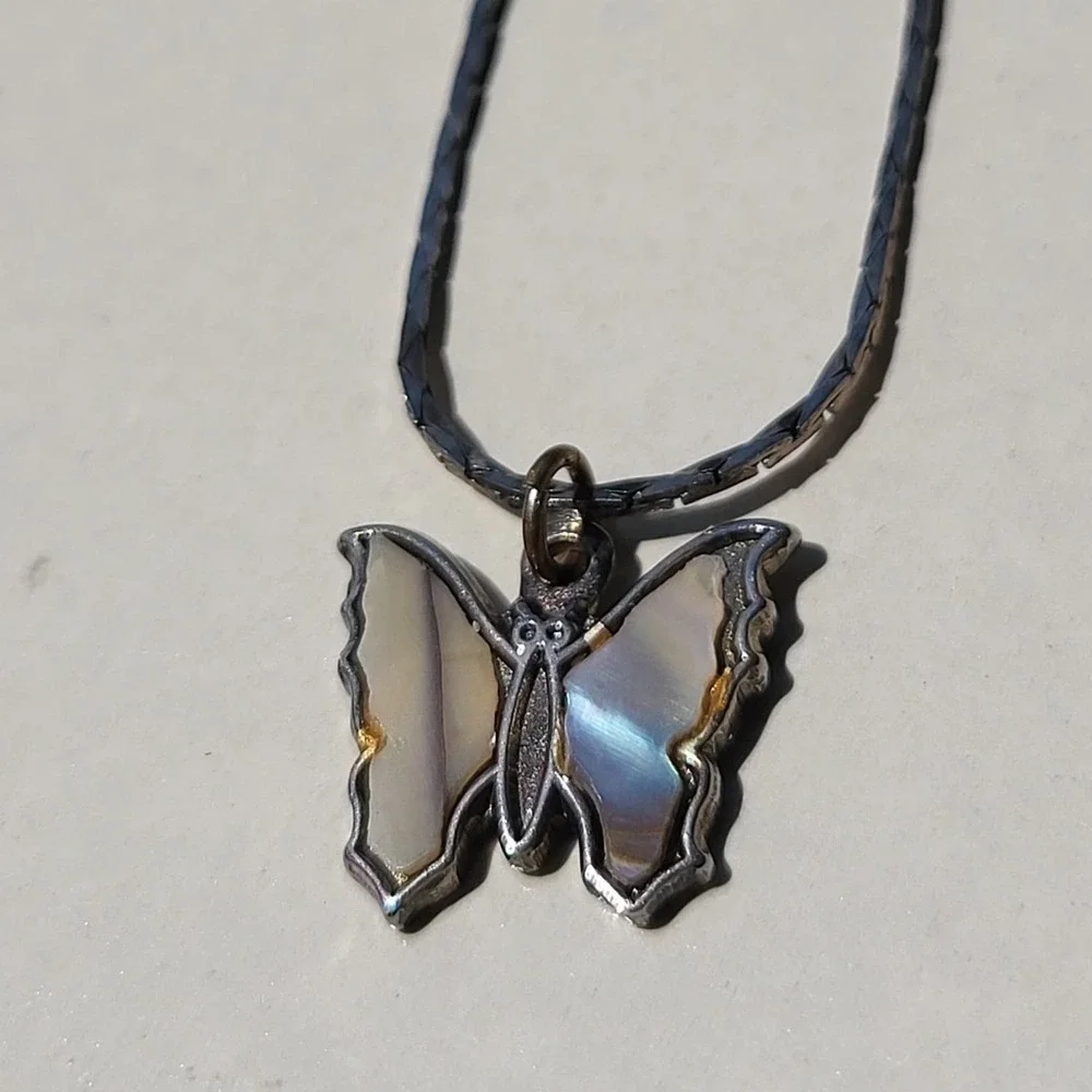 Vintage Butterfly Pendant Necklace Liquid Sterling Silver Mother of Pearl Inlay - Picture 5 of 5